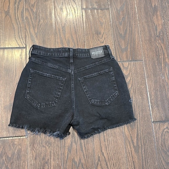 Hollister black curvy ultra high rise Mom shorts size 27 - Picture 6 of 7